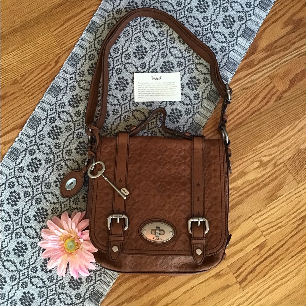Fossil NWOT Leather Crossover Bag
